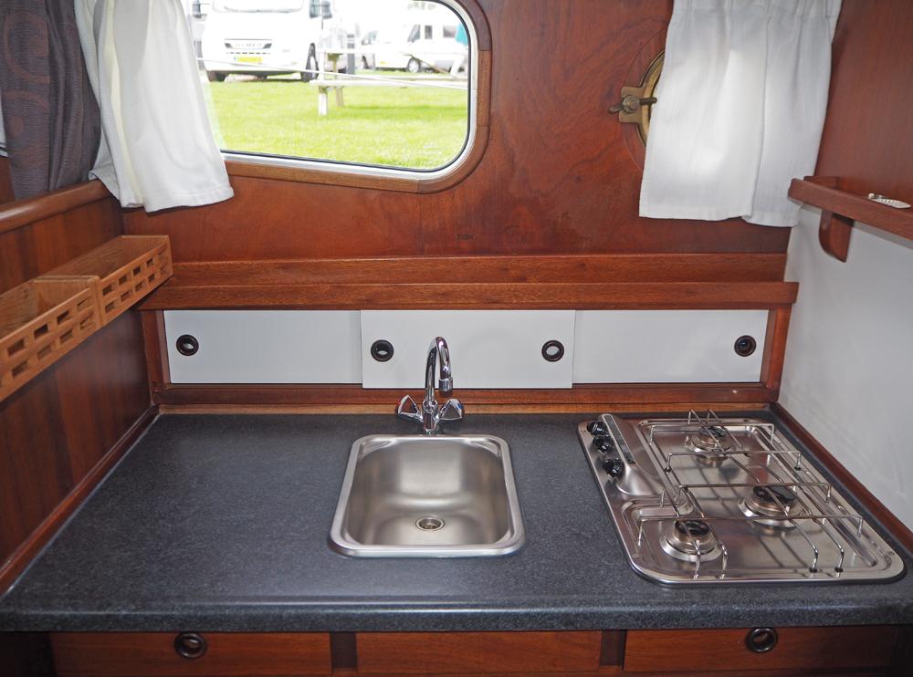 Cabin en avant, H&eacute;bergements